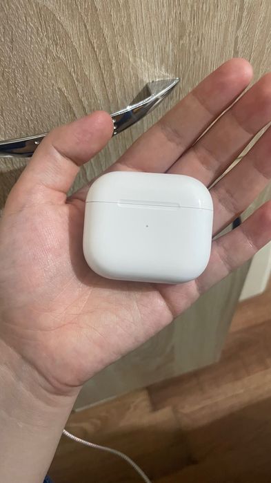 Наушники Apple AirPods 3 оригинал (только кейс)