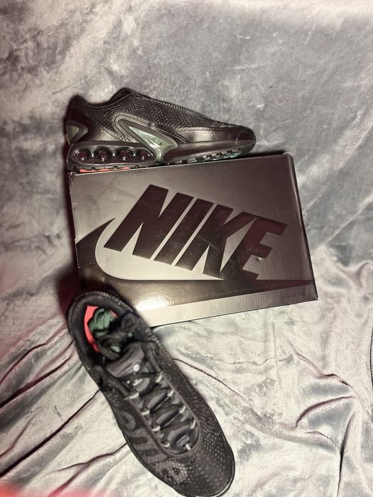 Nike Air Max DN x Supreme Black