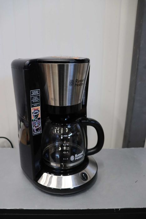 Шварц Кафемашина Russell Hobbs 10 чаши, стъклена кана, 1,25л, ПРОМОЦИЯ