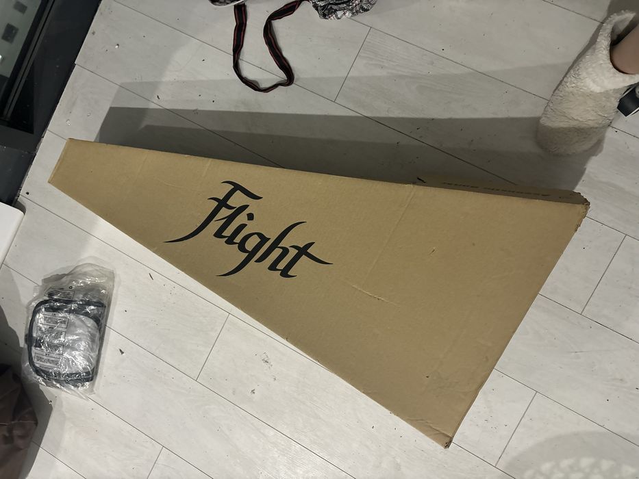 Продам гитару Flight