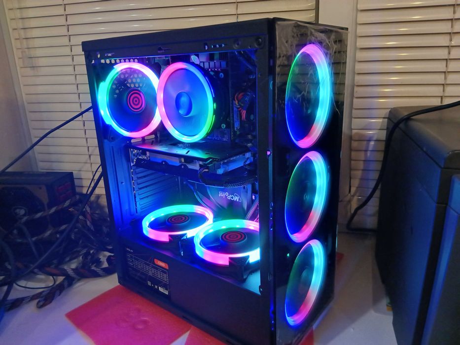 Компьютер/i7/DDR4 32Gb/RX 580/SSDM.2 256, HHD 500/500W/6*120LED