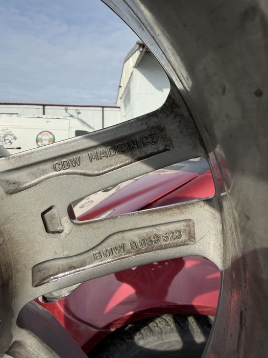 Оригинални BMW джанти 17 цола с гуми Pirelli 225/45/17