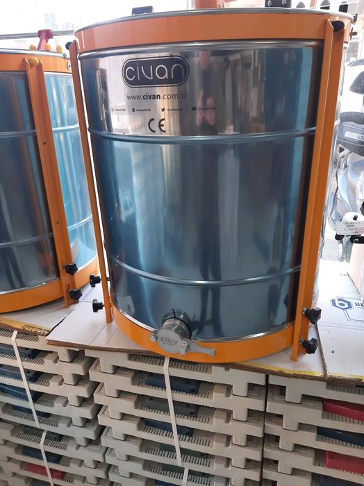 Центрофуга за мед радиална 3/12 електрическа 12/220