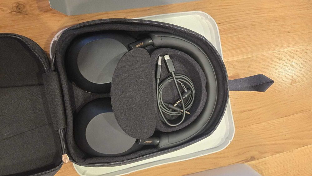 Casti Sony WH-1000XM5