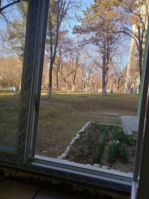 Persoana fizică Vând apartament 2 camere zona parcul Detunata