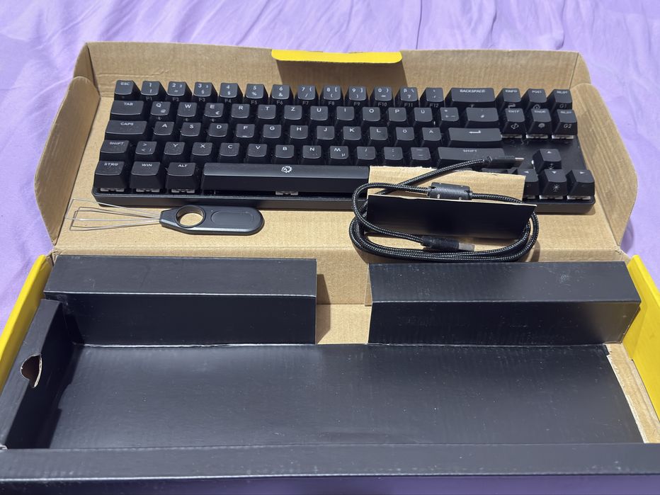 Механична Bluetooth Клавиатура Drevo Calibur Френска и Немска Подредба