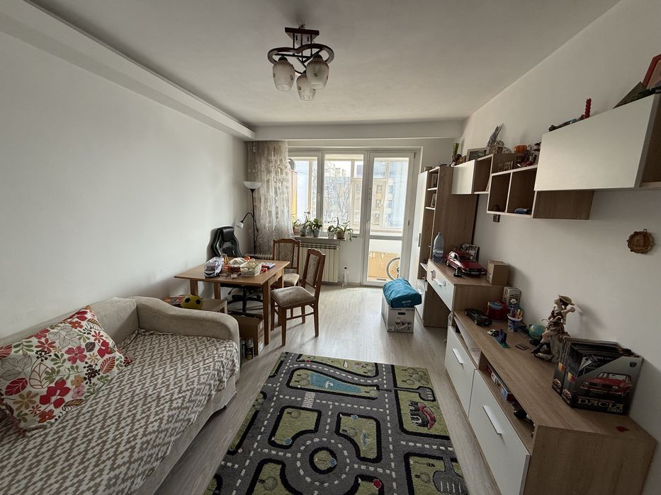 Apartament 3 camere ,decomandat ,Bd Lacul Tei