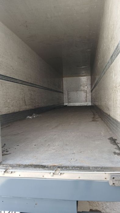 Izatermik yarim tirkama