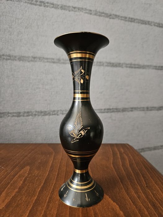 Индийска месингова вазичка