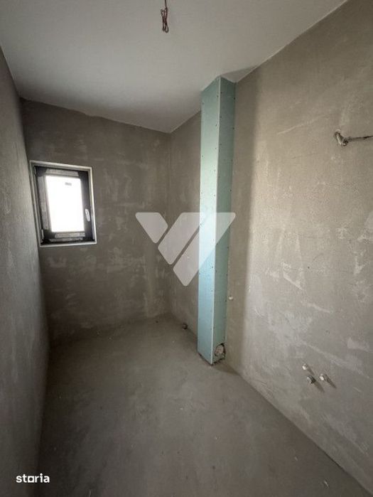 Apartament LA CHEIE 3 camere 60 mp balcon etaj 6 lift - Doamna Stanca