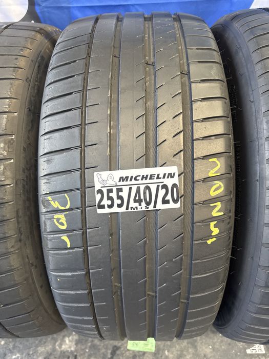 255/40/20 Michelin