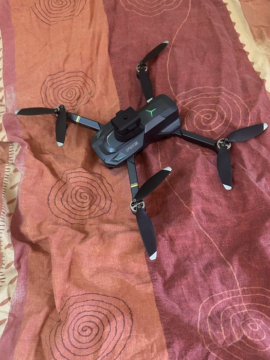 Dronă GD95 – cameră HD + telecomandă + husă | stare foarte bună