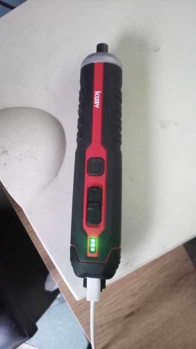 Акумулаторна отвертка, презареждаема,, сменяема батерия