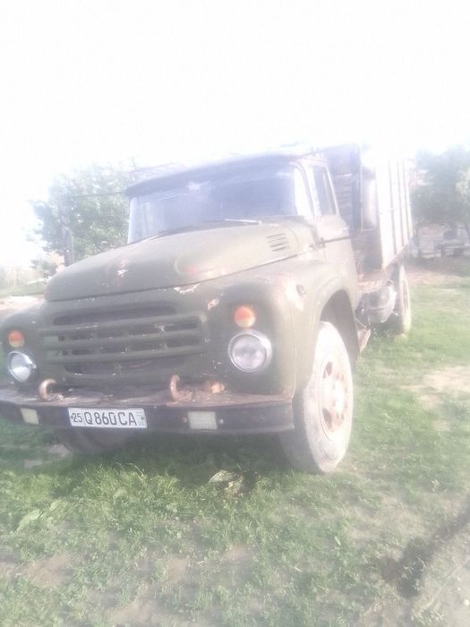 Zil sotiladi 6000$ kelishamiz