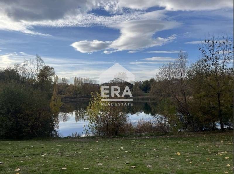 Продава се Тристаен апартамент в София, Дружба 1 - 109 кв.м за 1987 €/кв.м - Снимка #3