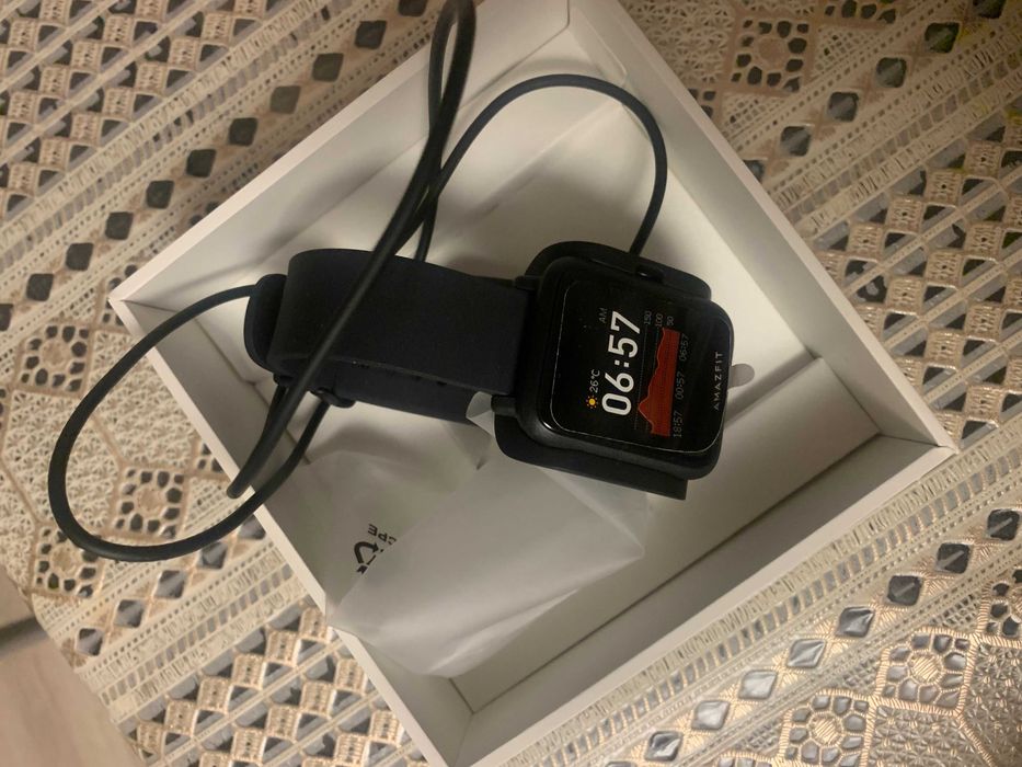 Продаются смарт часы , новые