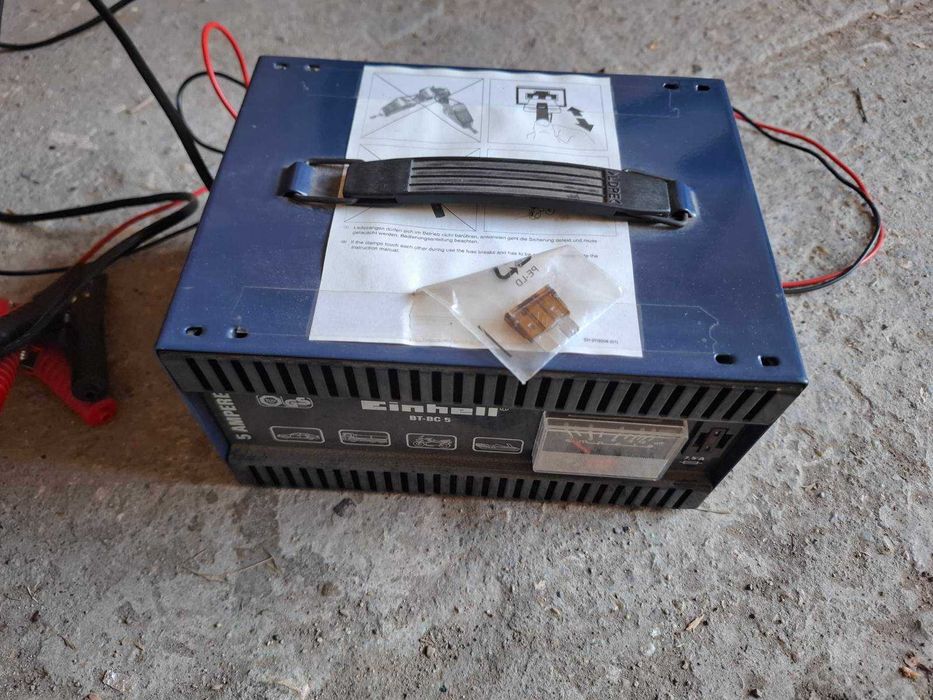 Зарядно устройство за акумулатор Einhell BT-BC 5, 5 A