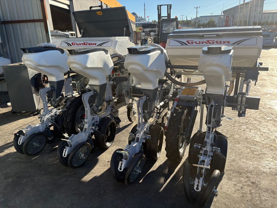 Semanatoare plante prasitoare 4 6 8 randuri cu dublu disc nou!!!