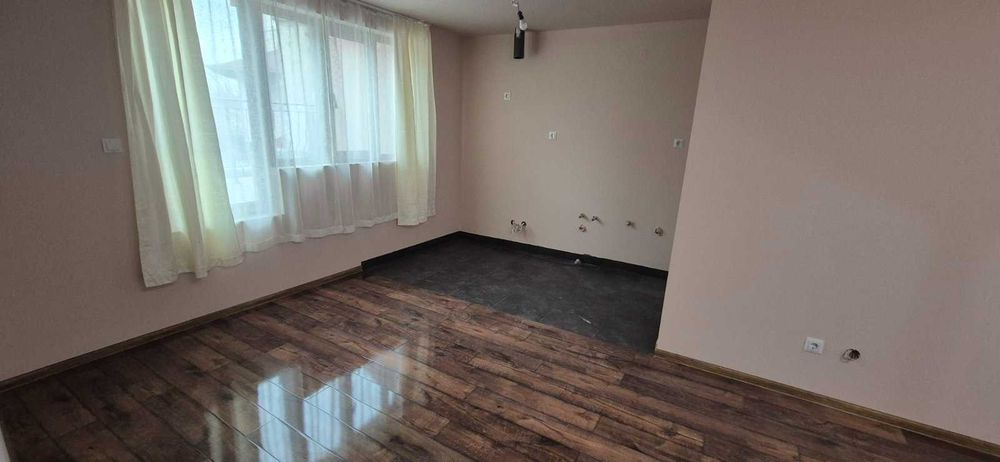Продава се Двустаен апартамент в Велико Търново, Бузлуджа - 93 кв.м за 477 €/кв.м - Снимка #1