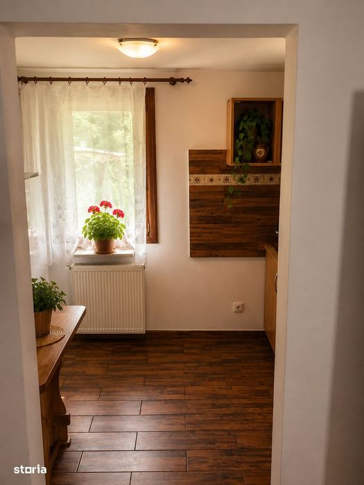 Casă de vacanță in Câmpu Cetății,teren  2.400 mp, lângă râu și pădure