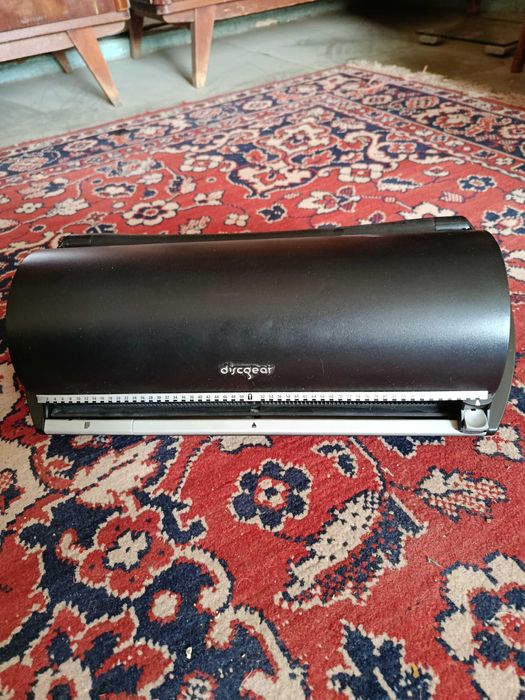 2 DVD проигрывателя и 500 Дисков