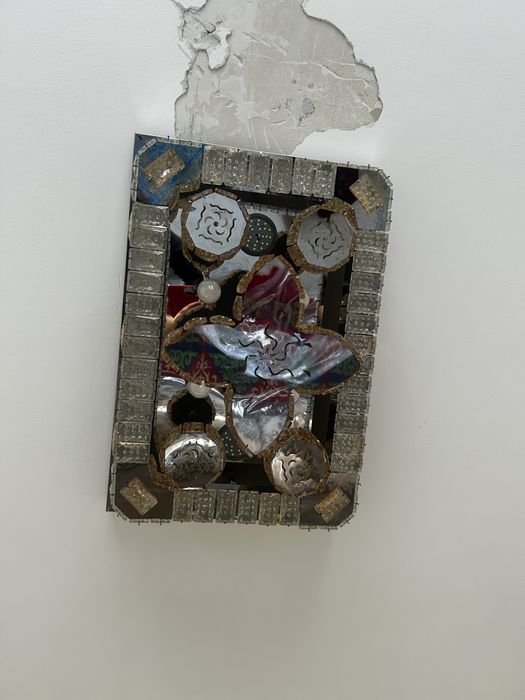 Продам люстрю в отличном состояний