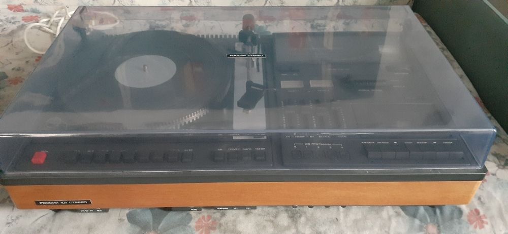 Тюнер  Sony  . Тюнер