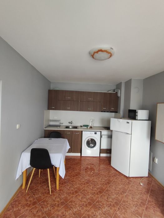 Дава се под наем Двустаен апартамент в Бургас, Меден рудник - зона Б - 50 кв.м за 209.1 € - Снимка #1