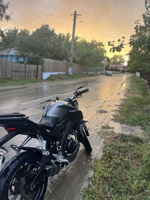 Motocicleta Yamaha MT-125