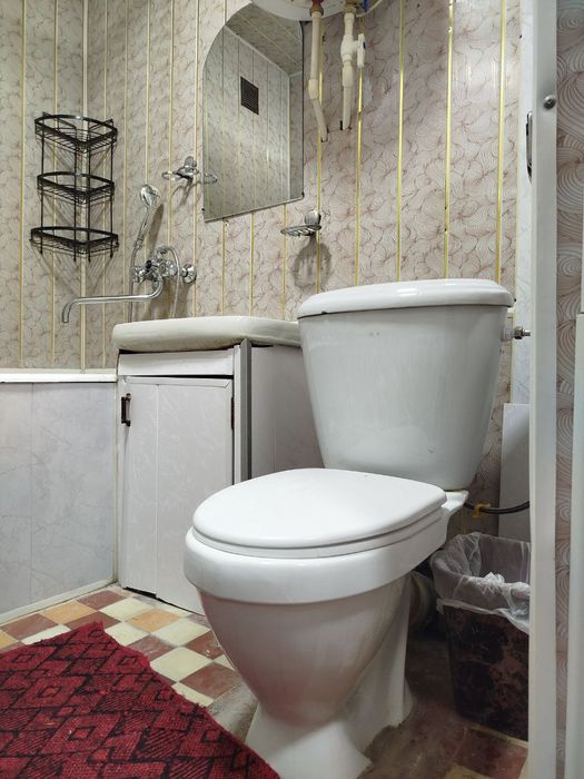 Ijaraga kvartira beriladi Mikrayon 2 xona 3 etajbozorcha orqasida