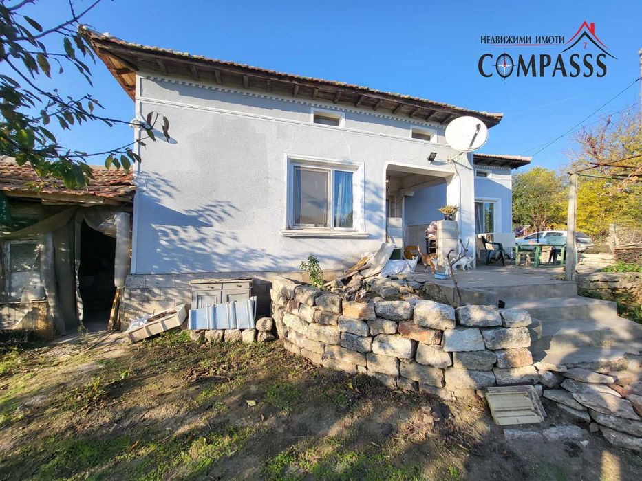 с. Изворово, Общ. Ген. Тошево, къща с двор – 27000 евро!