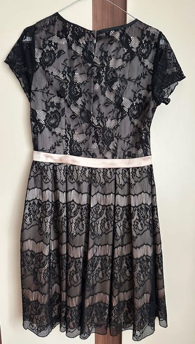 Vând rochie elegantă, mărimea 42