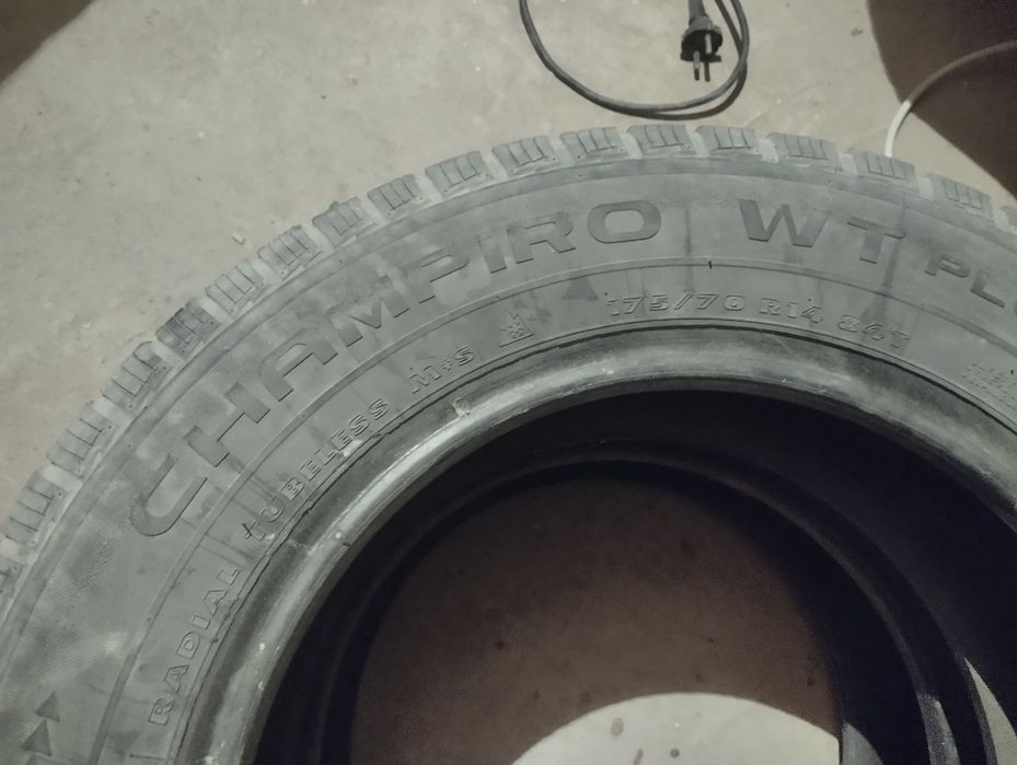 Продам шины,среднем состояний