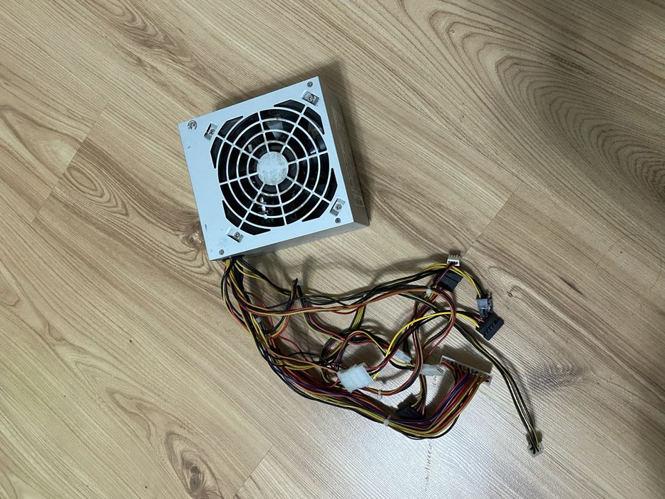 Продам блок питание на 450W