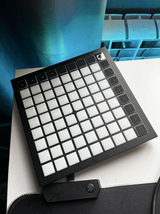 Продам launchpad mini
