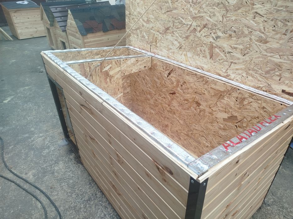 Будка для собаки с тамбуром