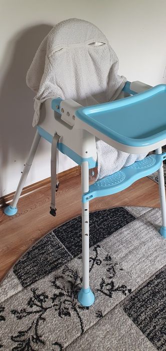 Vând la masa pentru bebe