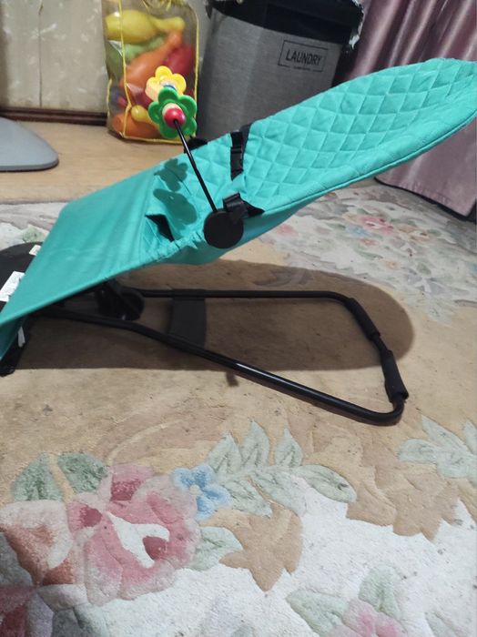 Shezlong deyarli yangi