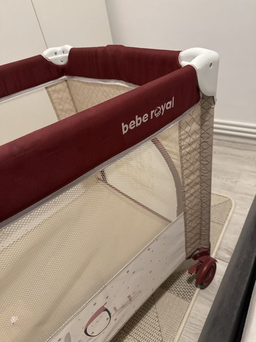 Vand patut copii pliabil marca Bebe royal, in stare foarte buna.
