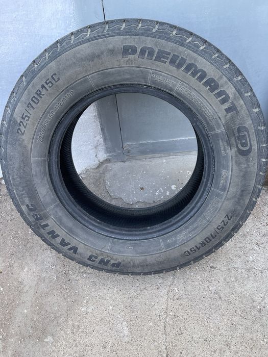 Шина 225/70R15C.