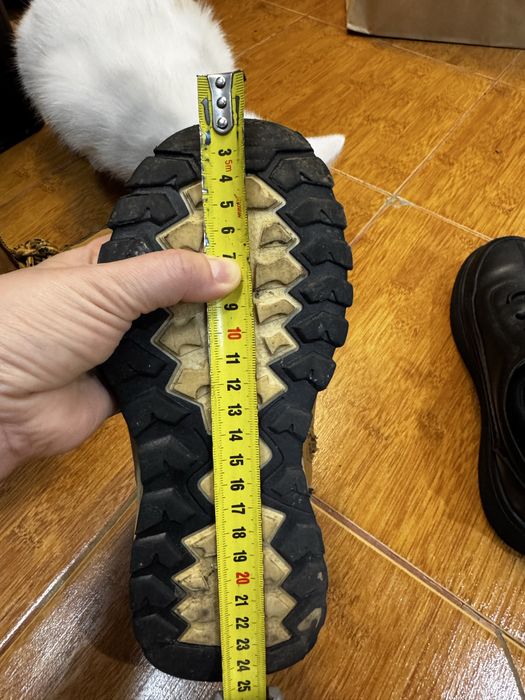 Продам ботинки осень/весна на мальника