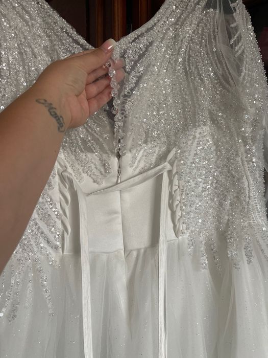 Rochie mireasa si voal, coronita si cercei