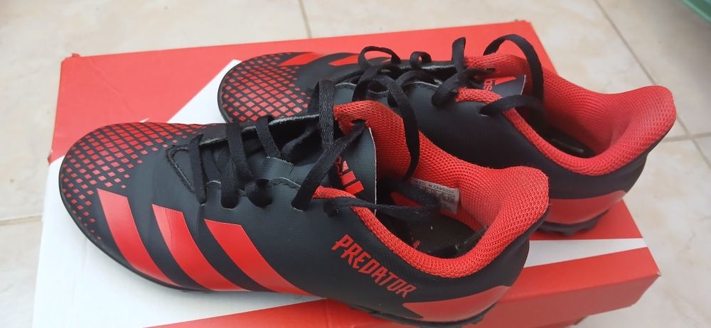 Детски футболни обувки