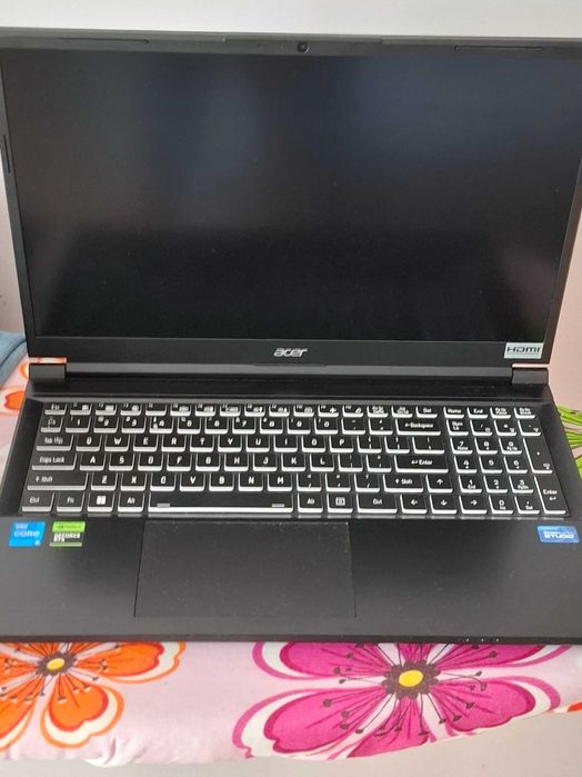Продавам Acer Shadow,закупен от чужбина.rtx40506gb,ram16gb,ssd1 trb,ddr5,procesorI5 13 gen