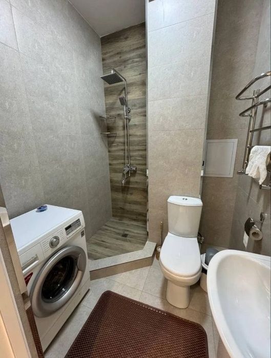 Sergeli tumani 3 xona qilingan 
Moshina bozor yaqin