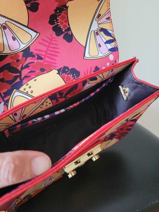 Furla чанта с лимони