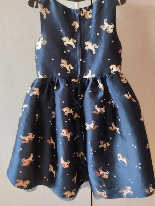 Рокля Ейч м размер 3-4г