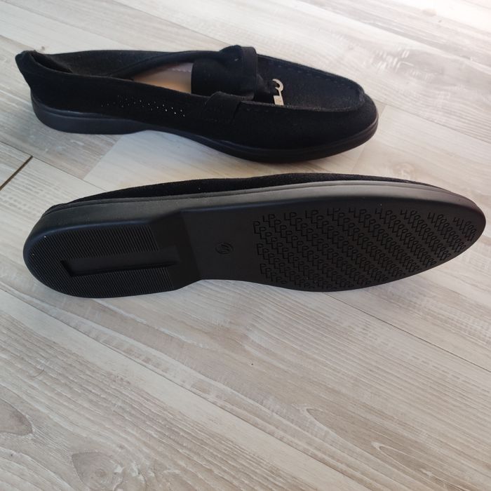 Женский аяк киим сатылады