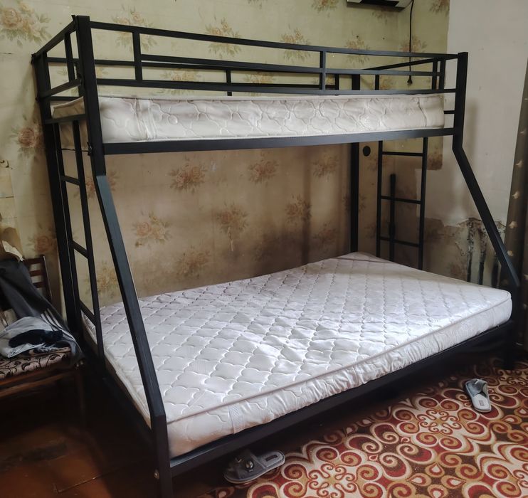 Продаётся 2х ярусная металлическая кровать