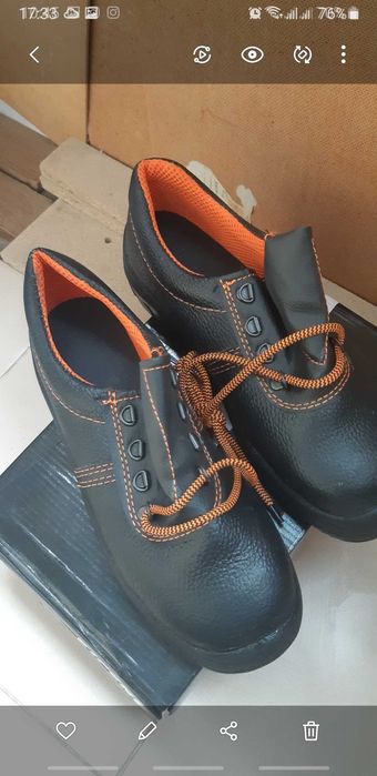 Продается спец обувь